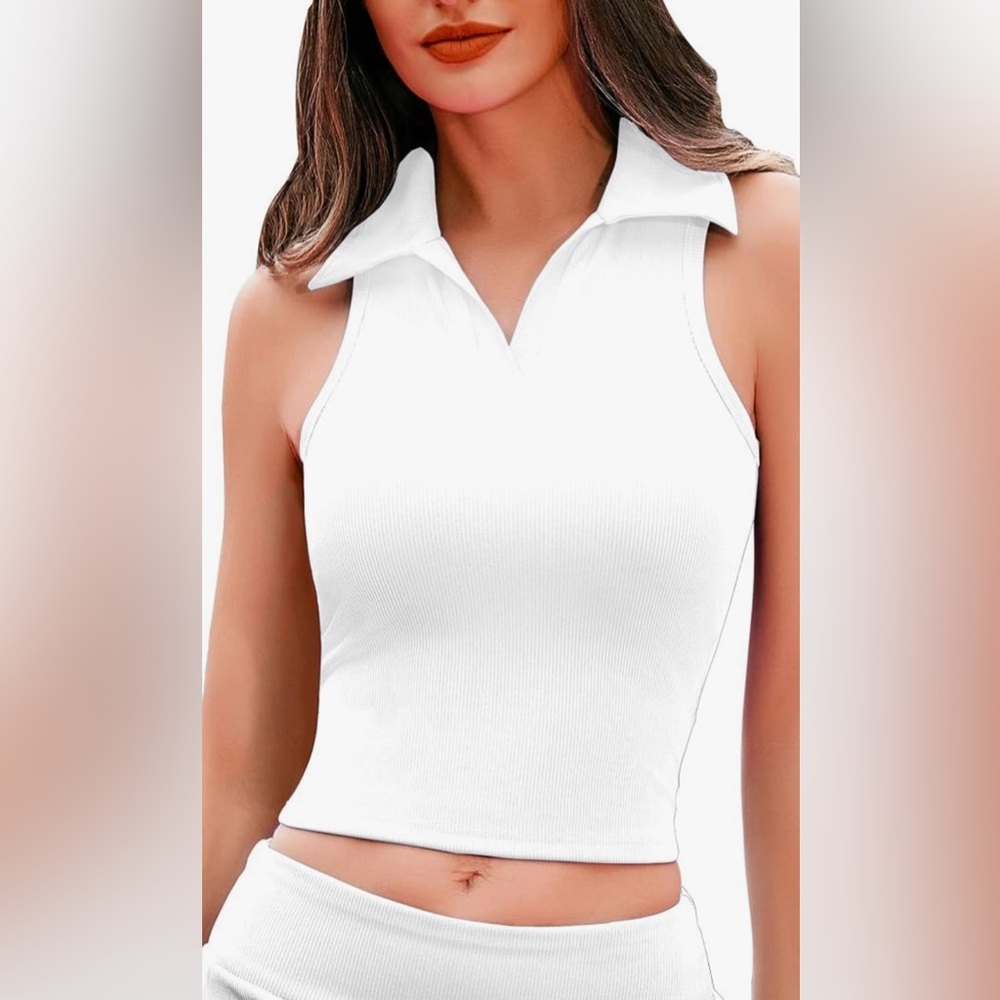 NWOT Workout Crop Top Built in Bra Ribbed Athletic Casual SleevelessCollar Shirt